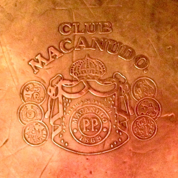 Macanudo Club // ( THE HIVE )